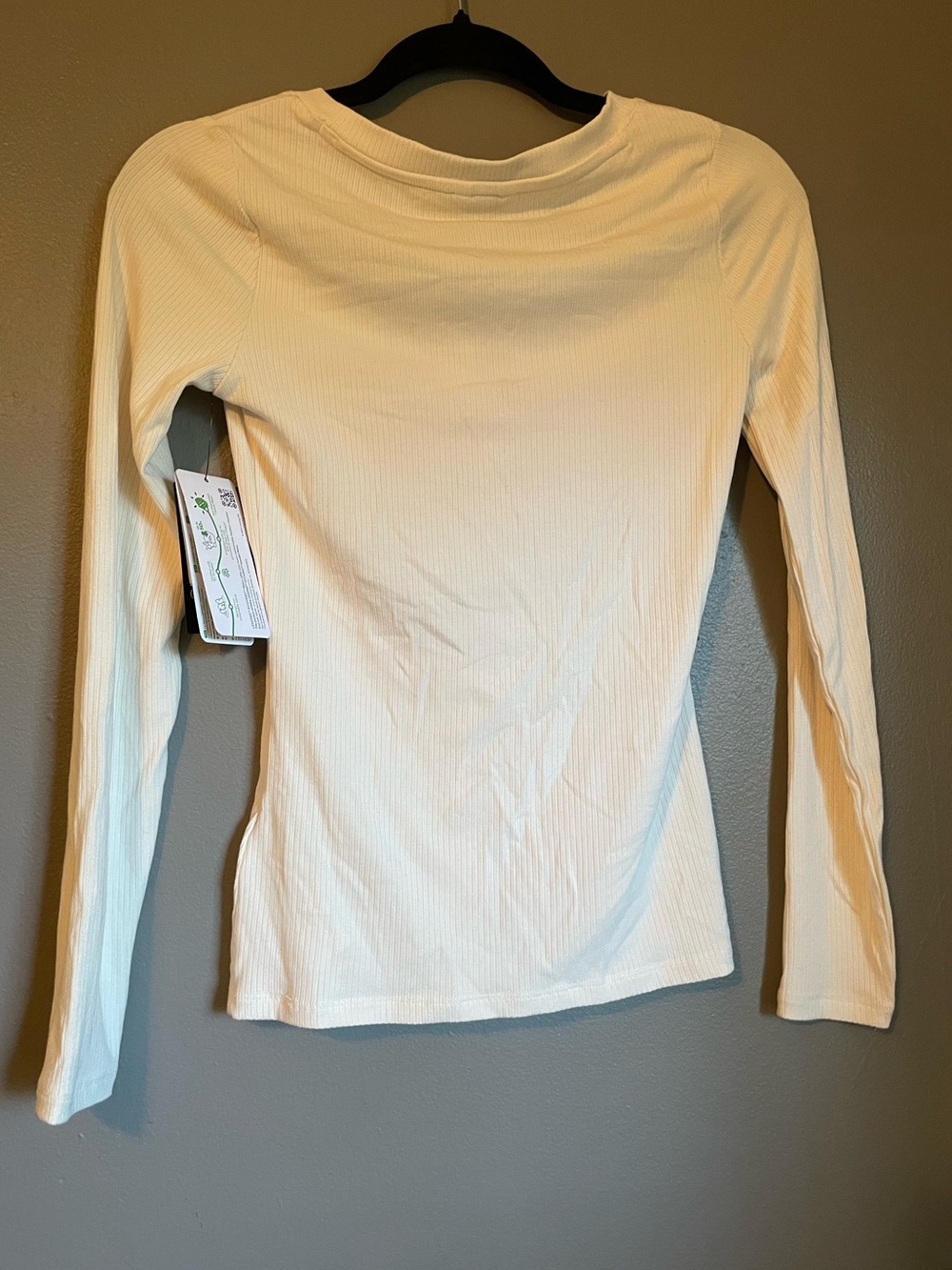 NWT Guess Sz Med Women's Crystal Logo Button Kyla Ribbed Knit Henley Top Ret $59 - Picture 13 of 14